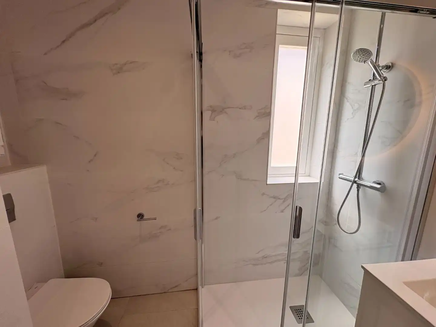 Wohnung zur Miete in Calle de Lombía, 8, Goya Badezimmer von Wohnung zur Miete in Madrid Capital mit Klimaanlage