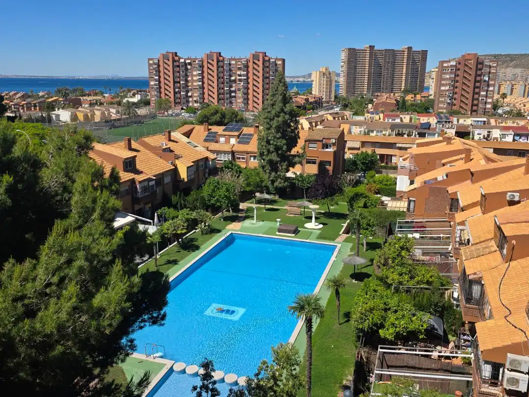 Pis en venda a Carrer Trident, 17, Cabo de las Huertas Piscina de Pis en venda en Alicante / Alacant amb Aire condicionat, Terrassa i Piscina
