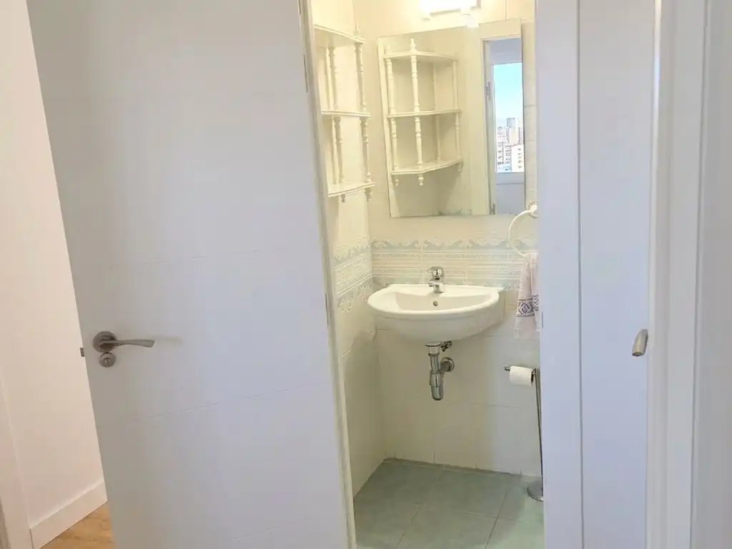 Pis en venda a Carrer Trident, 17, Cabo de las Huertas Bany de Pis en venda en Alicante / Alacant amb Aire condicionat, Terrassa i Piscina