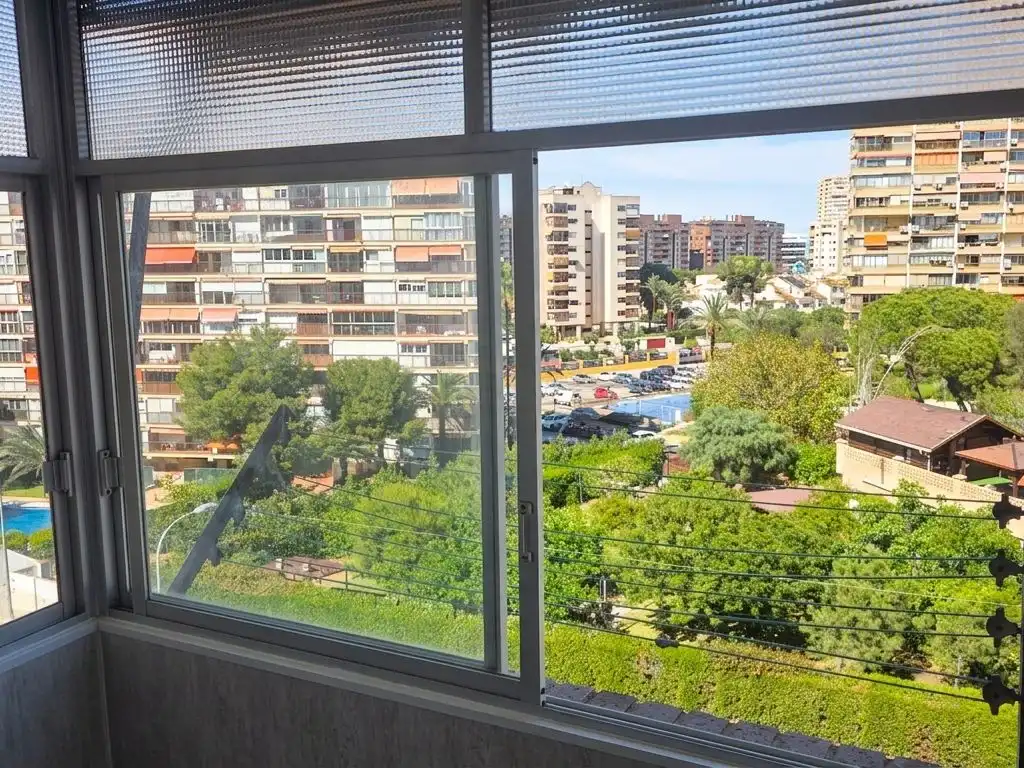 Pis en venda a Carrer Trident, 17, Cabo de las Huertas Terrassa de Pis en venda en Alicante / Alacant amb Aire condicionat, Terrassa i Piscina