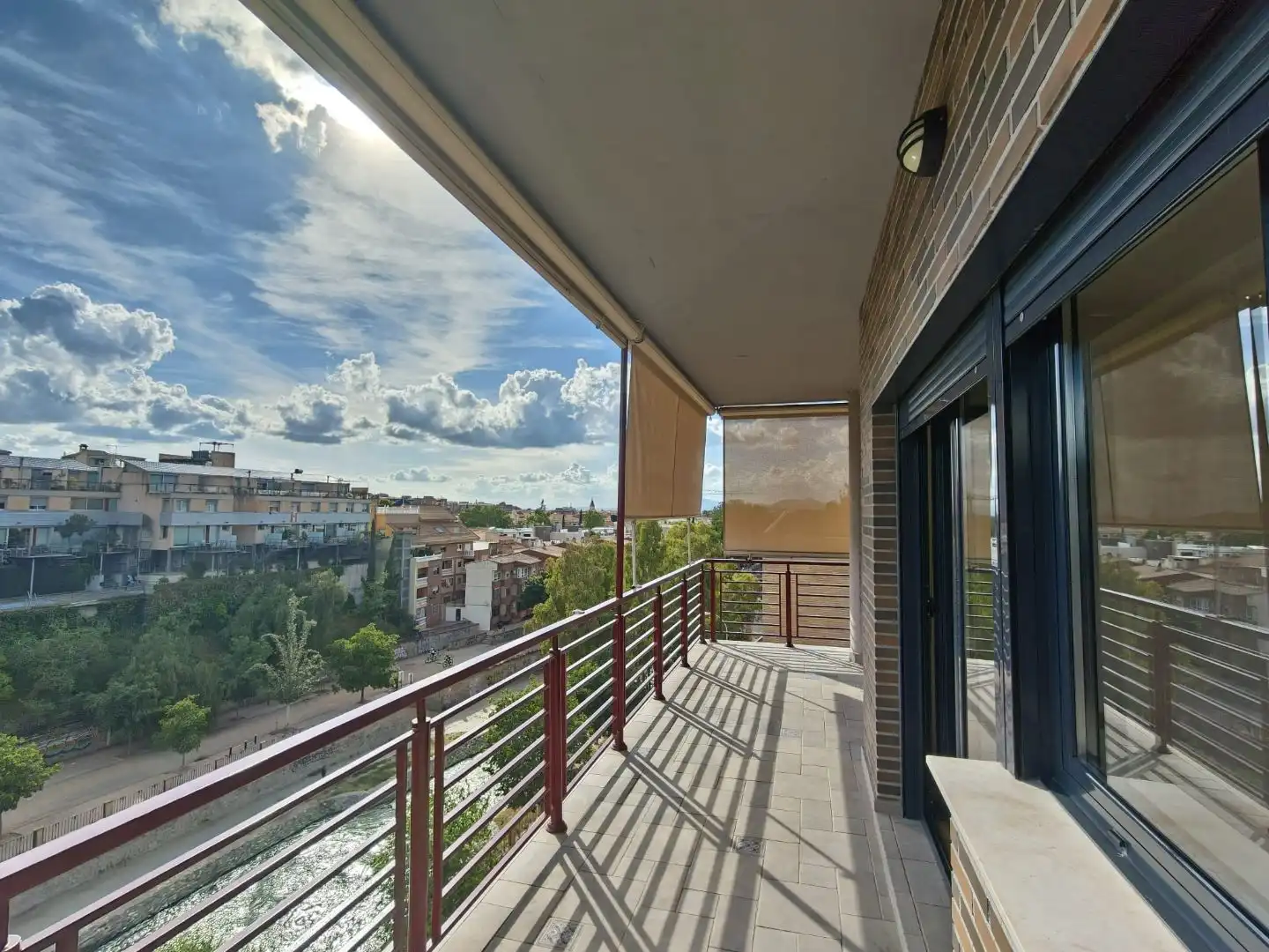 Wohnung zum Verkauf in Calle el Purche, 10, Genil Terrasse von Wohnung zum Verkauf in Granada Capital mit Klimaanlage, Terrasse und Balkon