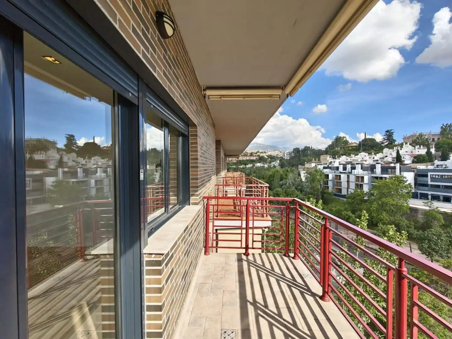 Piso en venta en Calle el Purche, 10, Genil Terraza de Piso en venta en Granada Capital con Aire acondicionado, Terraza y Balcón