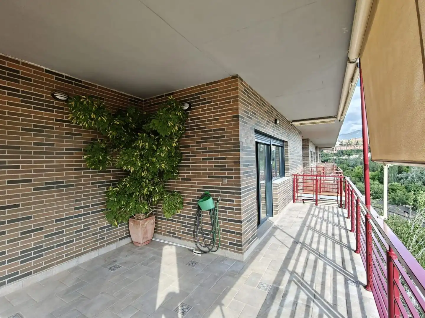 Piso en venta en Calle el Purche, 10, Genil Terraza de Piso en venta en Granada Capital con Aire acondicionado, Terraza y Balcón