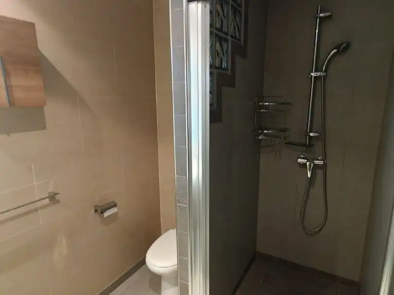 Piso en venta en Calle el Purche, 10, Genil Baño de Piso en venta en Granada Capital con Aire acondicionado, Terraza y Balcón