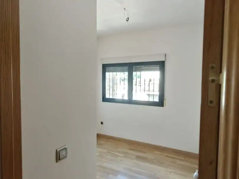 Piso en venta en Calle el Purche, 10, Genil Habitación de Piso en venta en Granada Capital con Aire acondicionado, Terraza y Balcón