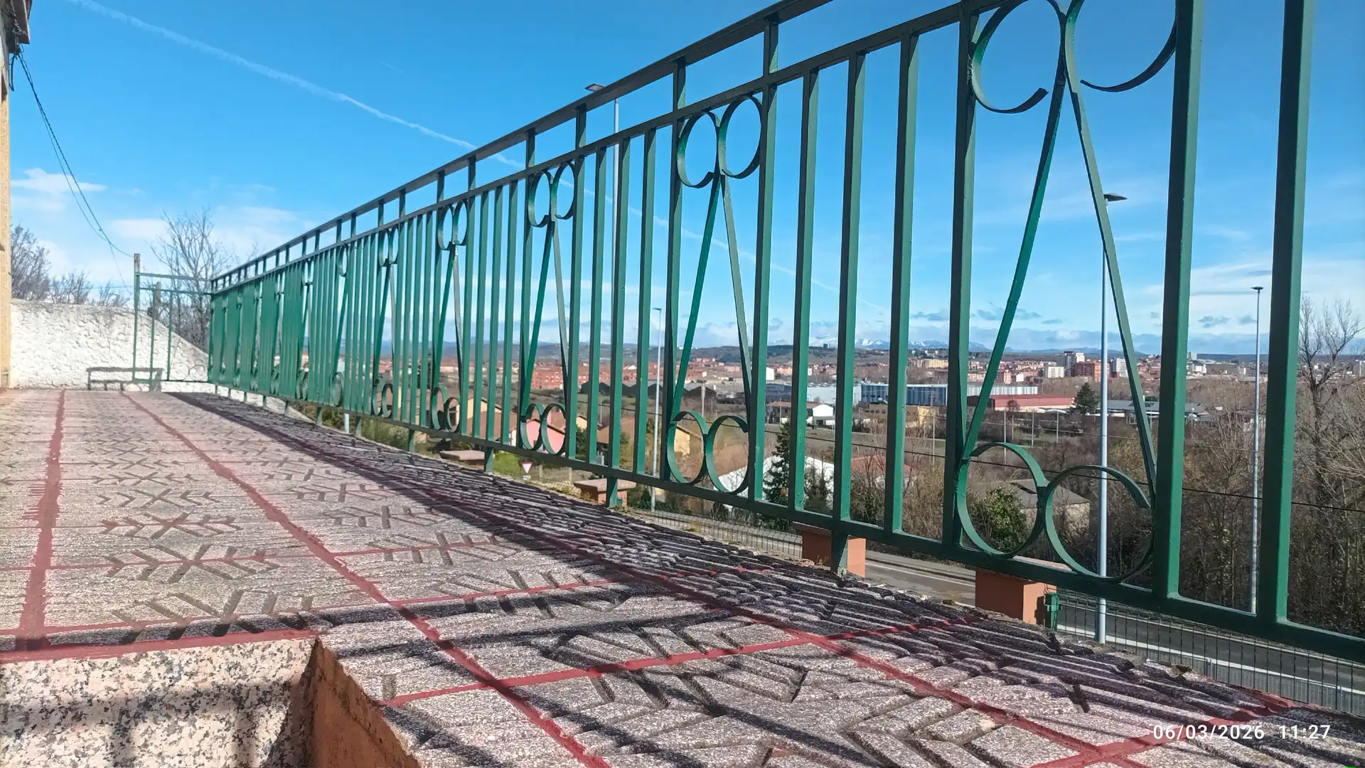 Casa o chalet en venta en Avenida Amistad-O, 25, Oteruelo Terraza de Casa o chalet en venta en León Capital con Calefacción, Jardín privado y Terraza