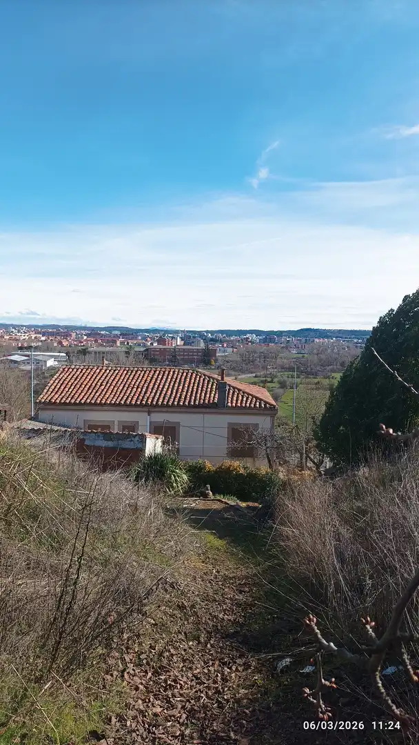 Casa o chalet en venta en Avenida Amistad-O, 25, Oteruelo Vista exterior de Casa o chalet en venta en León Capital con Calefacción, Jardín privado y Terraza