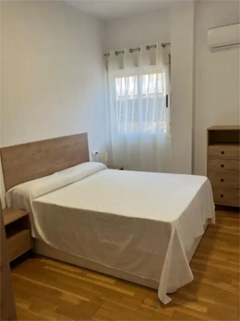 Piso de alquiler en Sur Habitación de Piso de alquiler en Mérida con Calefacción y Amueblado