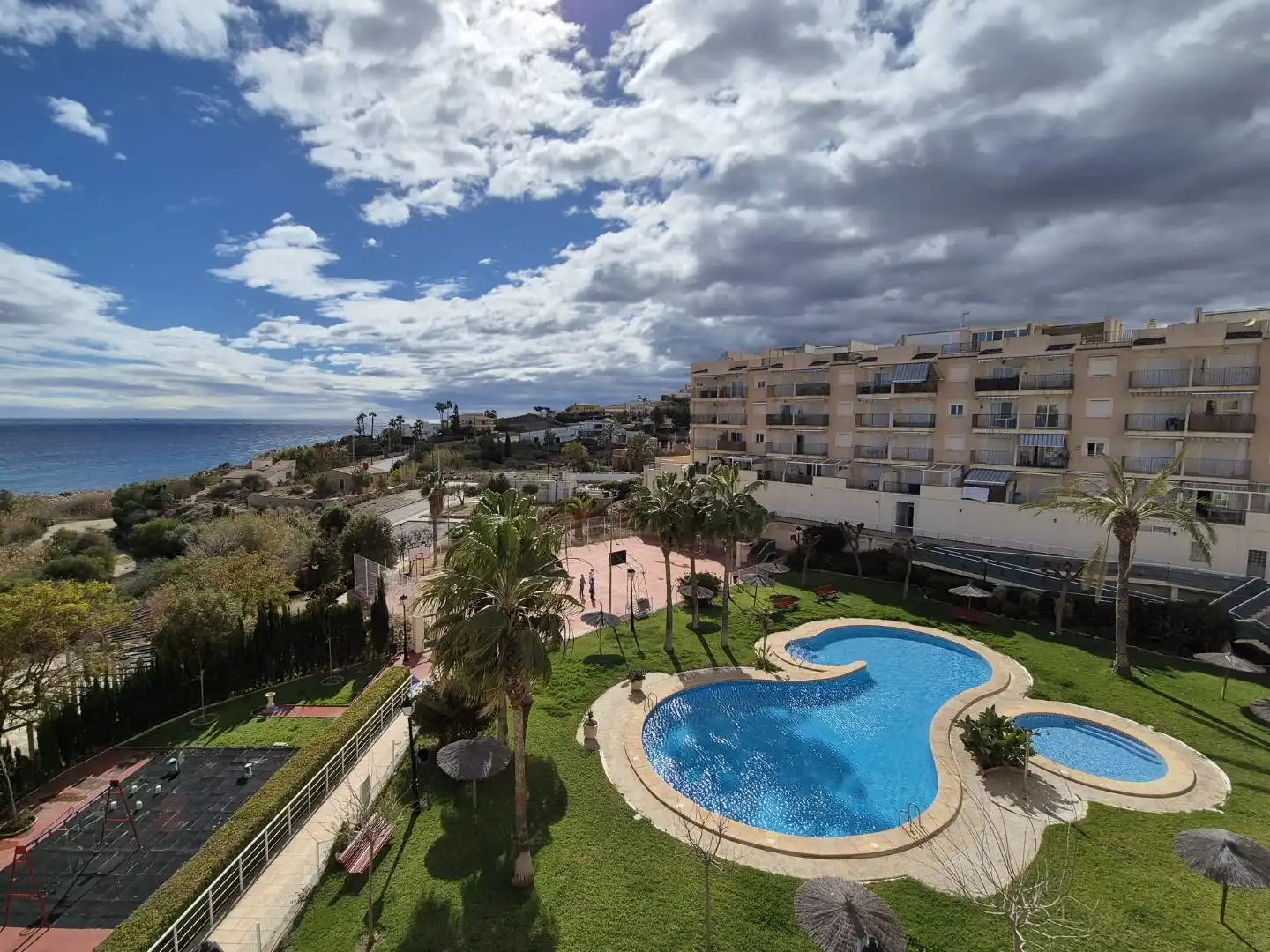 Apartments for sale in Carrer d'Oriola, 118, Pueblo Acantilado - Lanuza Exterior view of Apartments for sale in El Campello with Terrace, Storage room and Swimming Pool