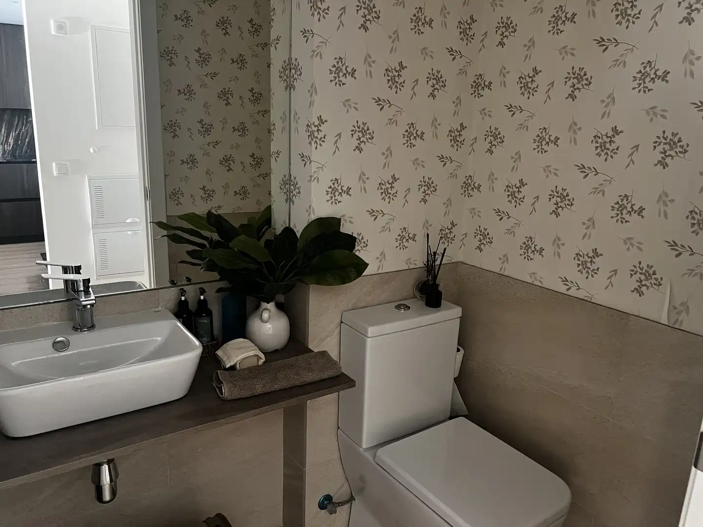 Casa adosada de alquiler en Calle de Valdeamor, 27, Algete Centro Baño de Casa adosada de alquiler en Algete con Aire acondicionado, Calefacción y Jardín privado