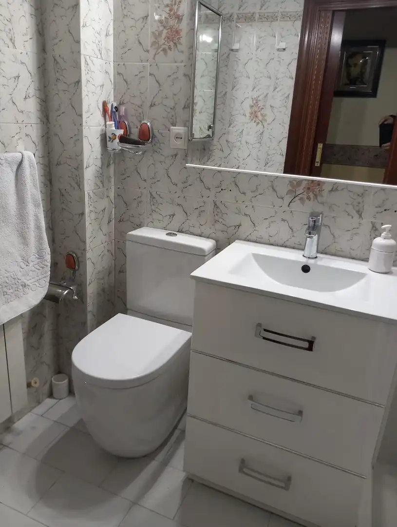 Flat for sale in Bake Kalea, 38, Cruces Bathroom of Flat for sale in Barakaldo with Terrace