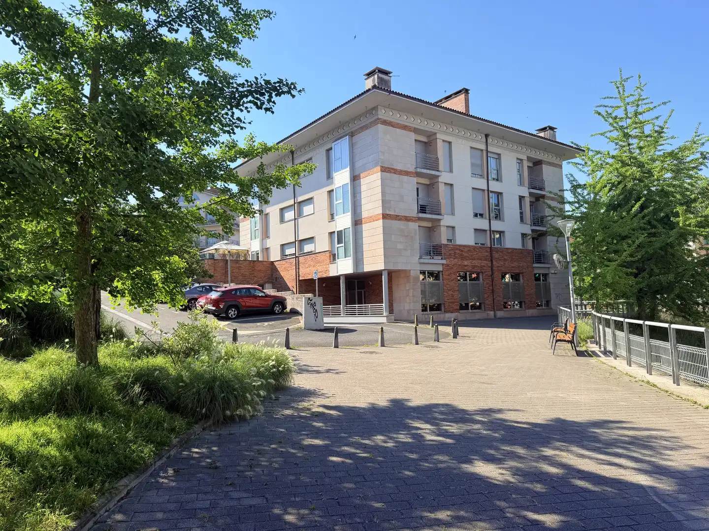 Vista exterior de Piso en venta en Astigarraga con Calefacción y Balcón