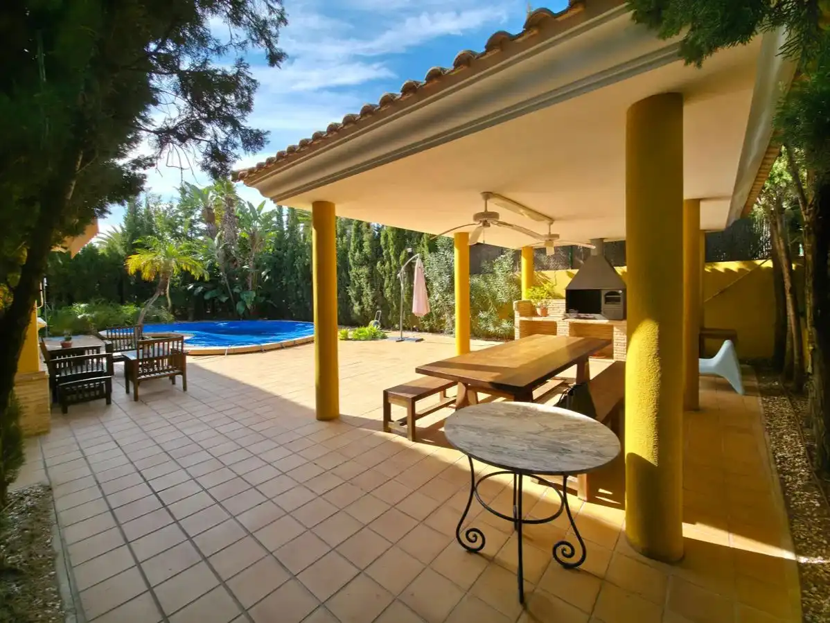 Casa o xalet en venda a Carrer del Vespre, 6, Bonalba - Cotoveta Terrassa de Casa o xalet en venda en Mutxamel amb Aire condicionat, Terrassa i Piscina