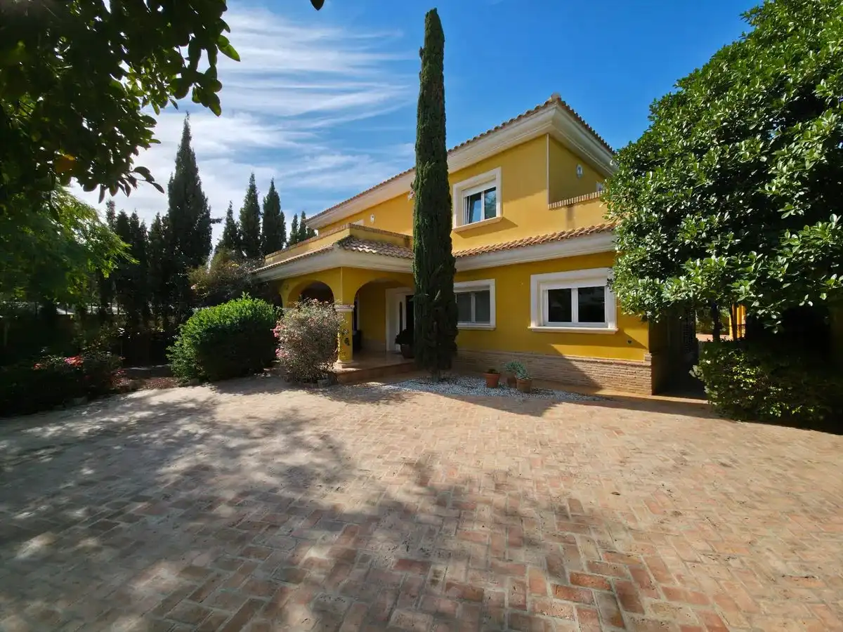 Haus oder Chalet zum Verkauf in Carrer del Vespre, 6, Mutxamel Außenansicht von Haus oder Chalet zum Verkauf in Mutxamel mit Klimaanlage, Terrasse und Schwimmbad