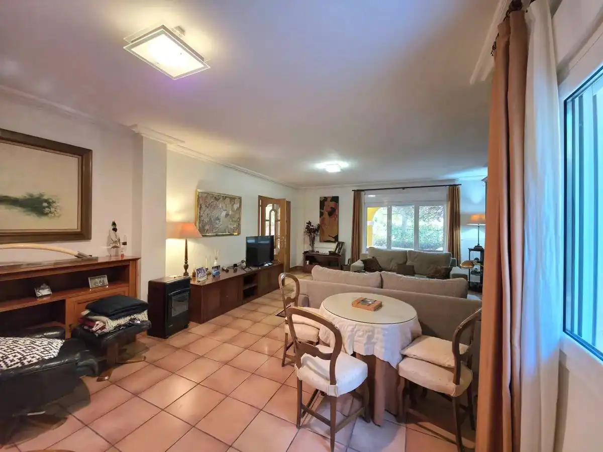 Casa o xalet en venda a Carrer del Vespre, 6, Bonalba - Cotoveta Sala d'estar de Casa o xalet en venda en Mutxamel amb Aire condicionat, Terrassa i Piscina
