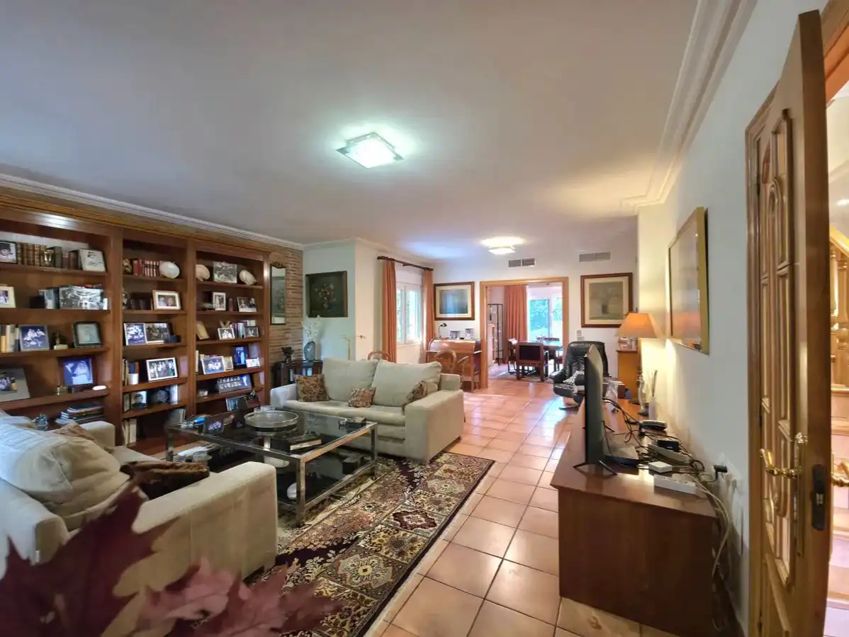 Casa o xalet en venda a Carrer del Vespre, 6, Bonalba - Cotoveta Sala d'estar de Casa o xalet en venda en Mutxamel amb Aire condicionat, Terrassa i Piscina