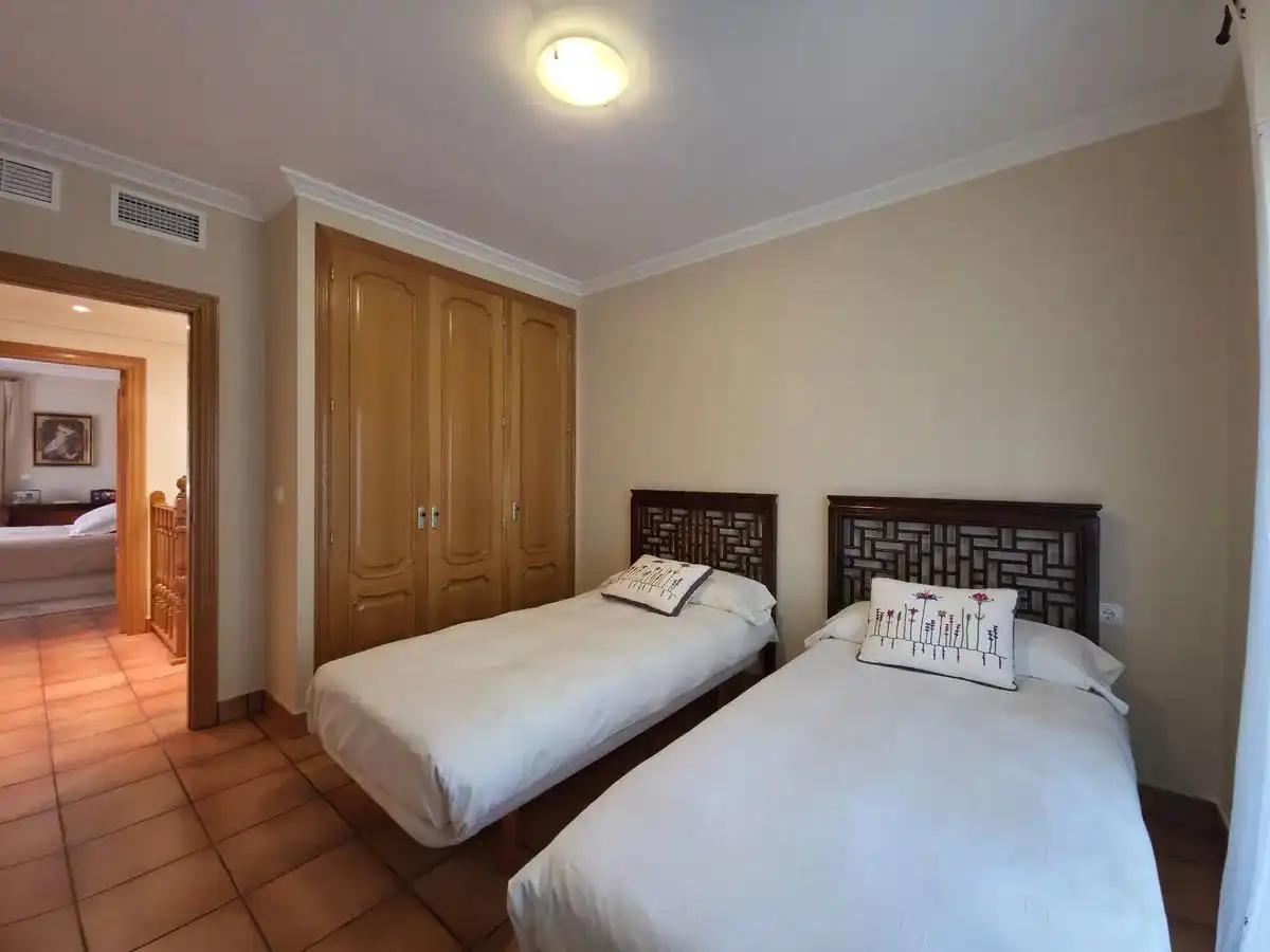 Casa o xalet en venda a Carrer del Vespre, 6, Bonalba - Cotoveta Dormitori de Casa o xalet en venda en Mutxamel amb Aire condicionat, Terrassa i Piscina