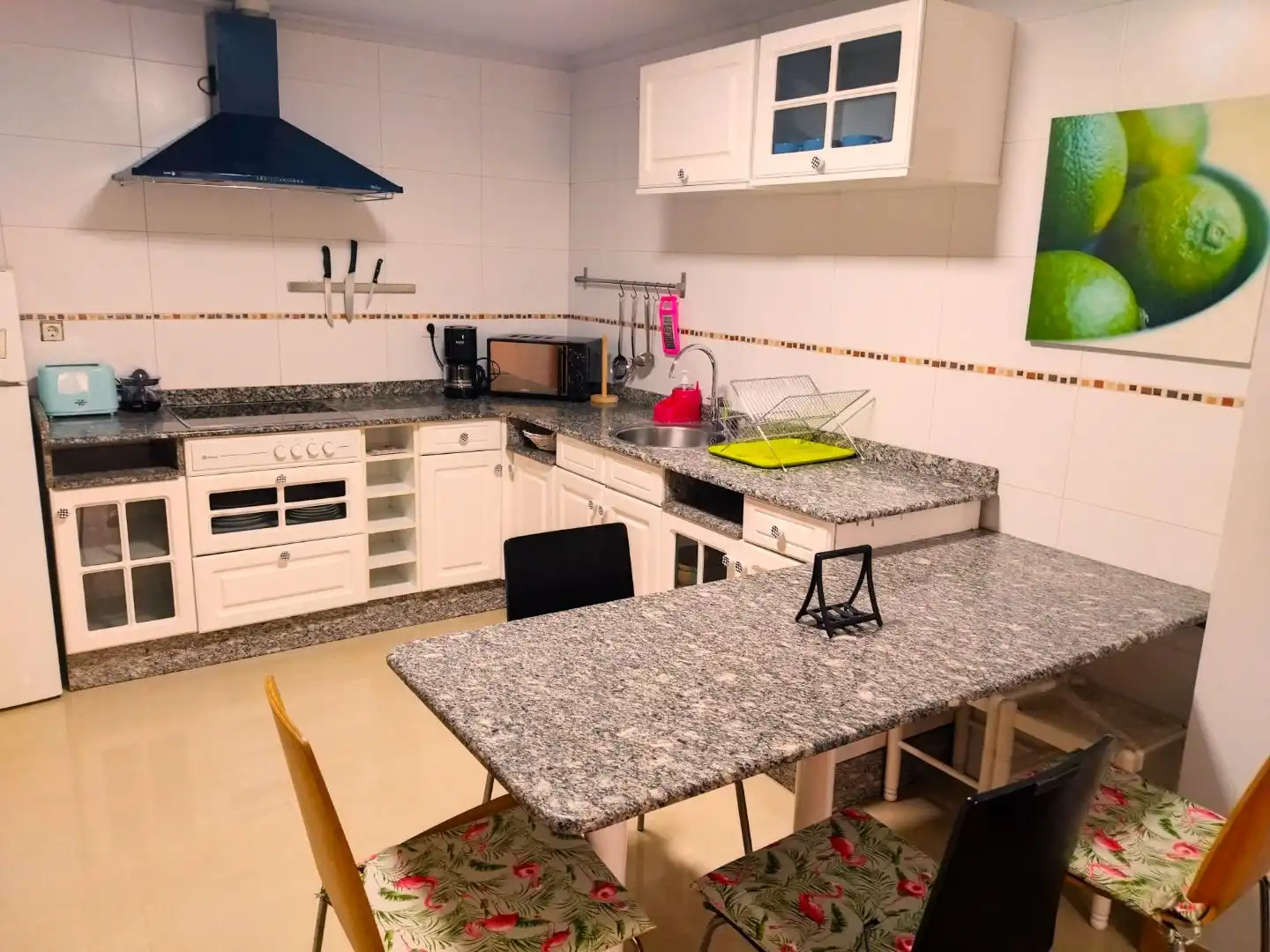 Cocina de Apartamento de alquiler en Sarria con Calefacción, Parquet y Trastero