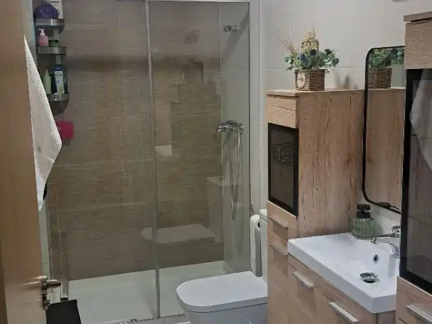 Dúplex en venda a Plaça Catalunya, 5, Llinars del Vallès Bany de Dúplex en venda en Llinars del Vallès amb Terrassa i Piscina