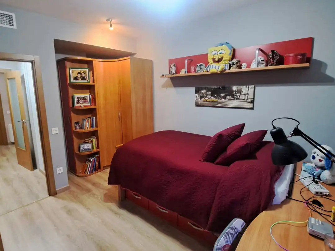 Dúplex en venda a Plaça Catalunya, 5, Llinars del Vallès Dormitori de Dúplex en venda en Llinars del Vallès amb Terrassa i Piscina