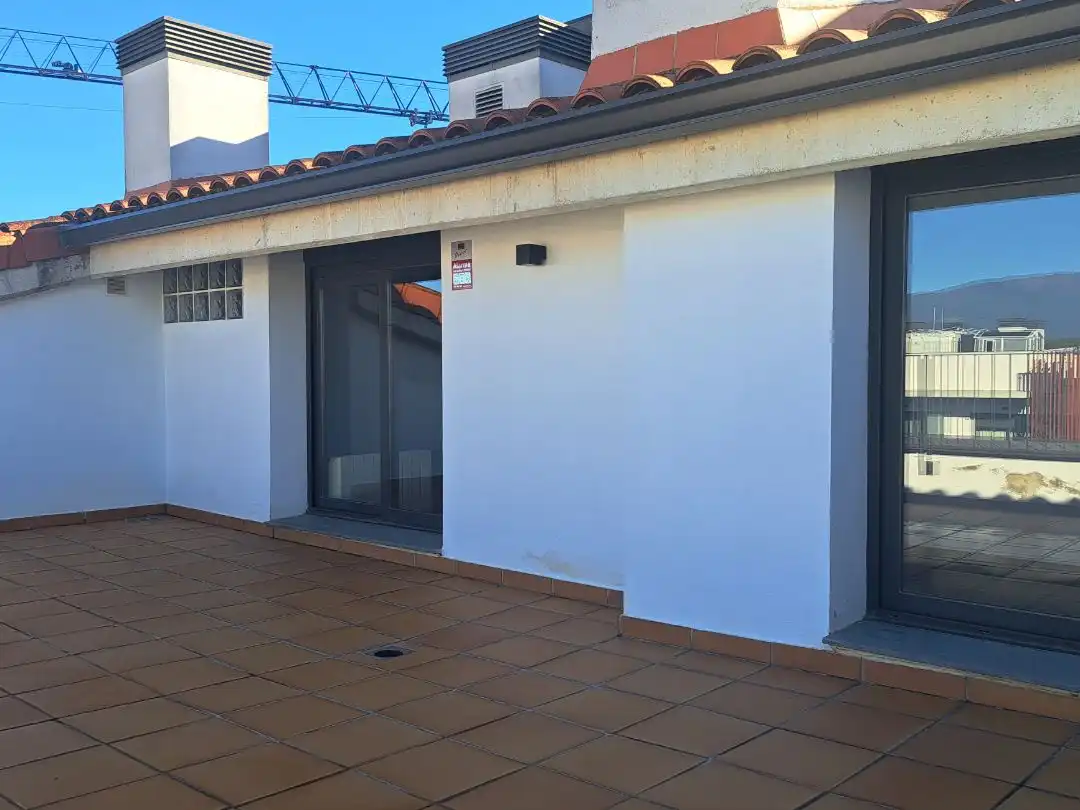 Dúplex en venda a Plaça Catalunya, 5, Llinars del Vallès Vista exterior de Dúplex en venda en Llinars del Vallès amb Terrassa i Piscina