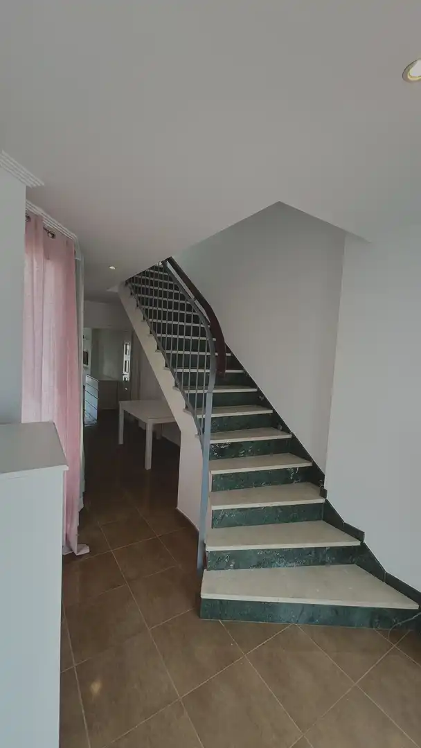 Piso en venta en Avenida de Cádiz, 87, Los Palacios y Villafranca Piso en venta en Los Palacios y Villafranca con Aire acondicionado, Terraza y Amueblado