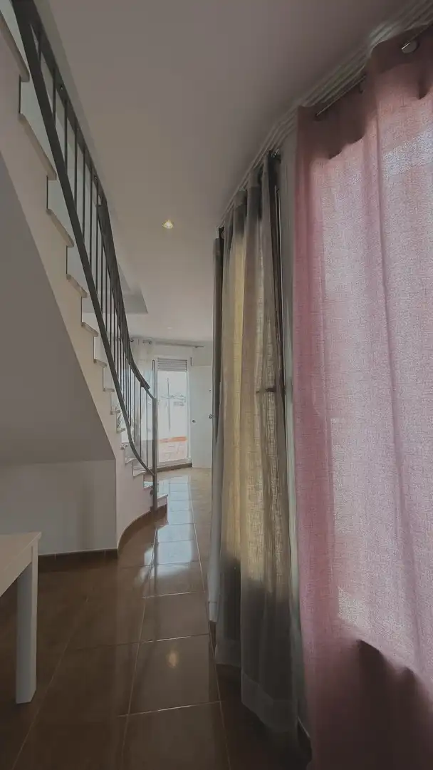 Piso en venta en Avenida de Cádiz, 87, Los Palacios y Villafranca Piso en venta en Los Palacios y Villafranca con Aire acondicionado, Terraza y Amueblado
