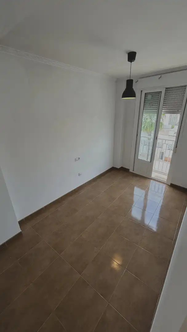 Piso en venta en Avenida de Cádiz, 87, Los Palacios y Villafranca Terraza de Piso en venta en Los Palacios y Villafranca con Aire acondicionado, Terraza y Amueblado