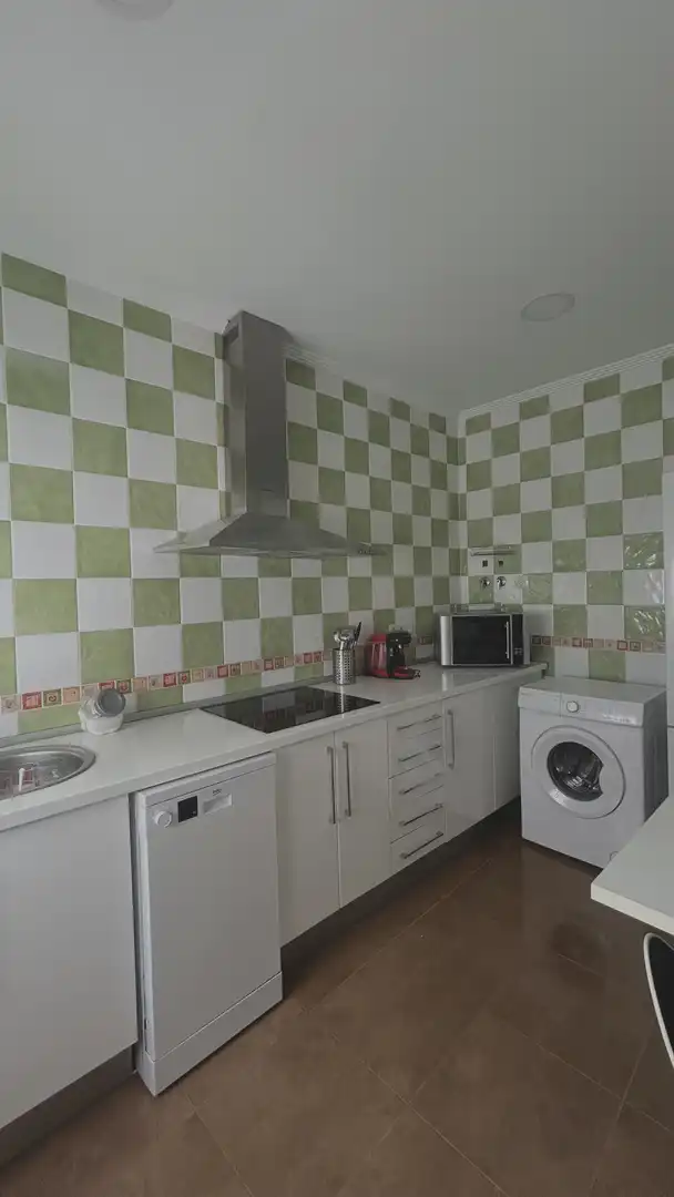 Piso en venta en Avenida de Cádiz, 87, Los Palacios y Villafranca Cocina de Piso en venta en Los Palacios y Villafranca con Aire acondicionado, Terraza y Amueblado