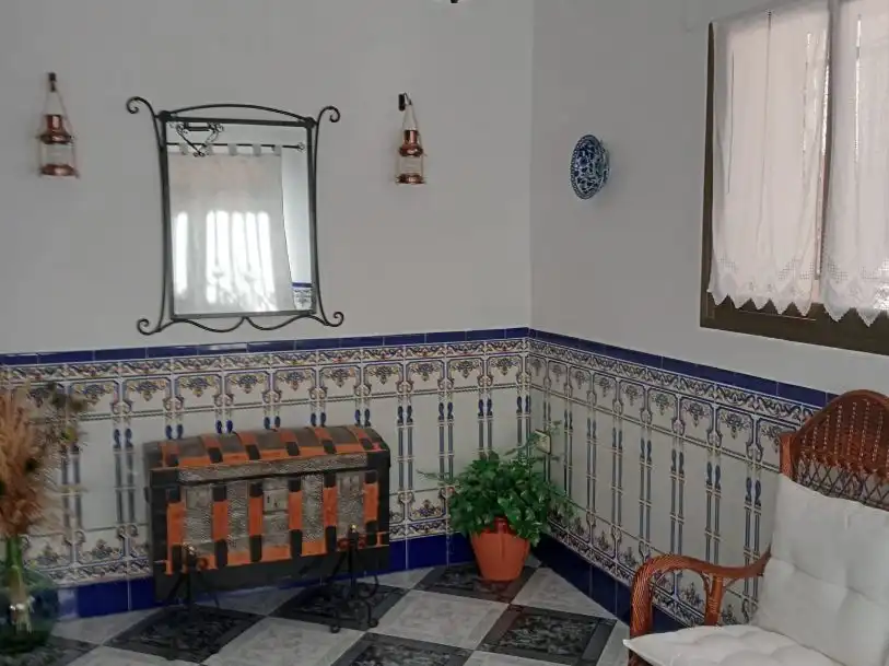 Einfamilien-Reihenhaus zum Verkauf in Zarza la Mayor mit Terrasse, Abstellraum und Möbliert