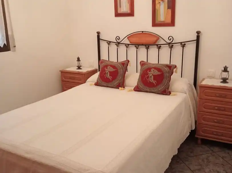 Schlafzimmer von Einfamilien-Reihenhaus zum Verkauf in Zarza la Mayor mit Terrasse, Abstellraum und Möbliert