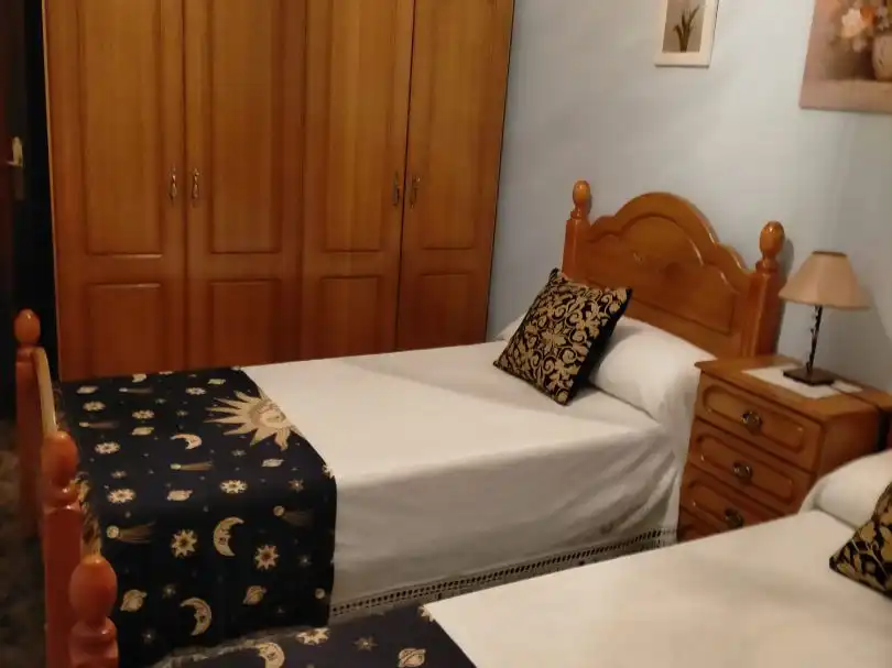 Schlafzimmer von Einfamilien-Reihenhaus zum Verkauf in Zarza la Mayor mit Terrasse, Abstellraum und Möbliert
