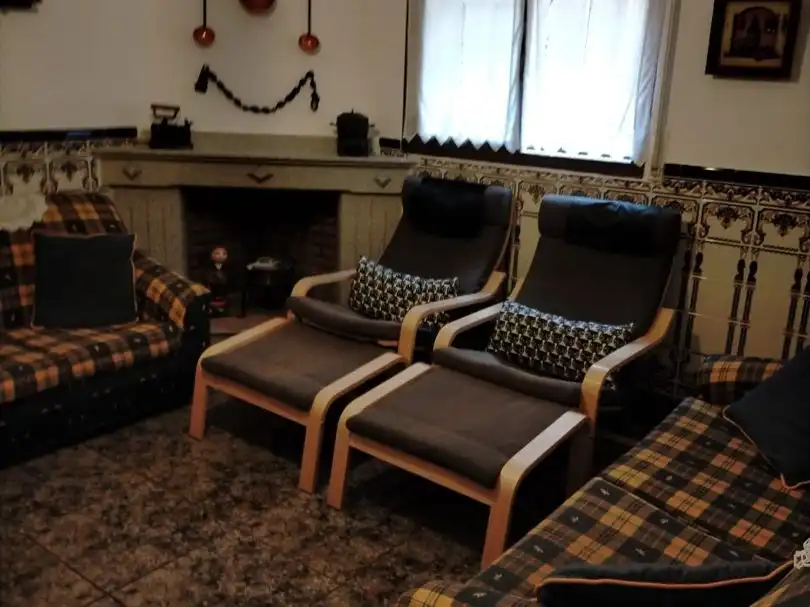 Wohnzimmer von Einfamilien-Reihenhaus zum Verkauf in Zarza la Mayor mit Terrasse, Abstellraum und Möbliert