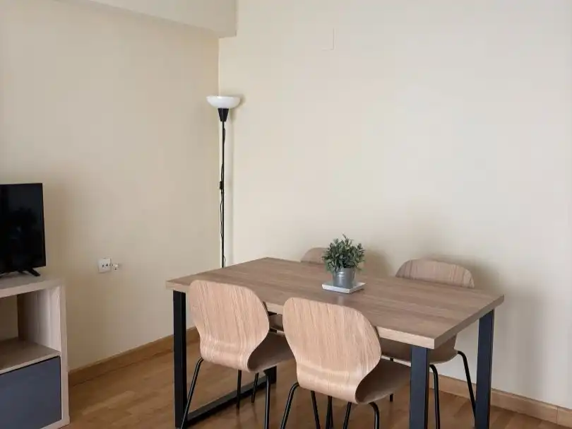 Flat for rent in Calle Juan del Rey, 5, Barrio del Centro Dining room of Flat for rent in Salamanca with Heating, Furnished and Balcony