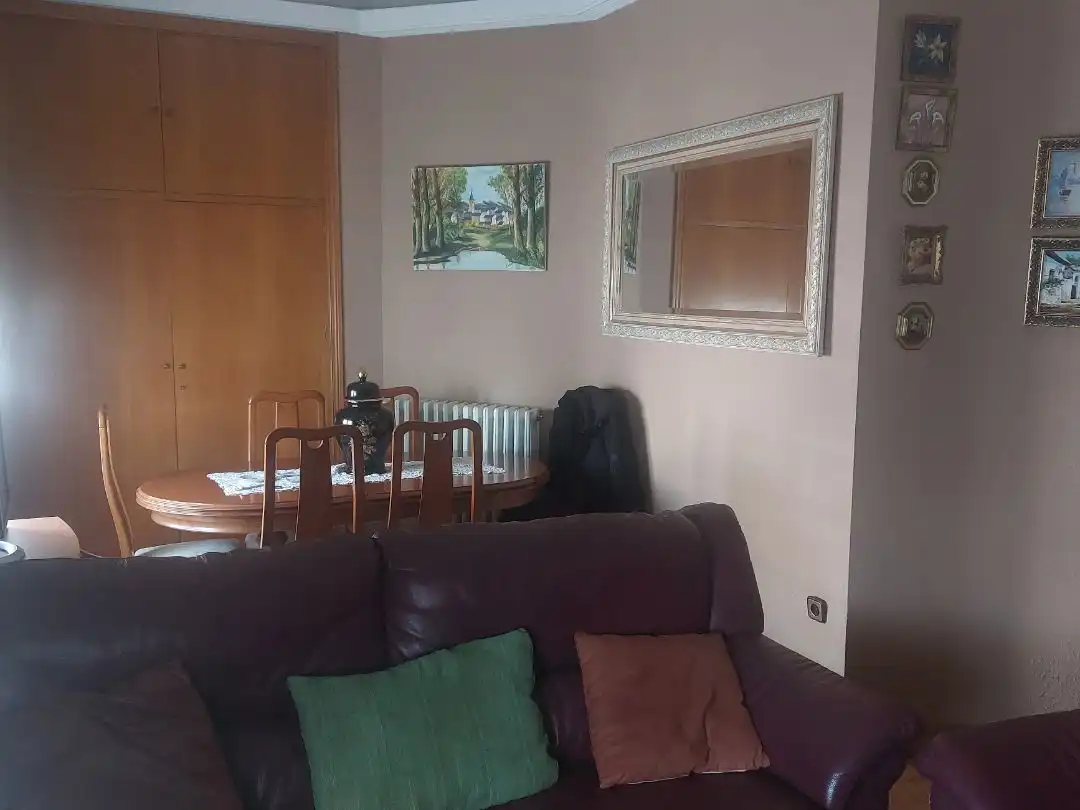 Piso en venta en Calle de Pamplona, 4, Bellas Vistas Sala de estar de Piso en venta en Madrid Capital con Aire acondicionado, Terraza y Balcón