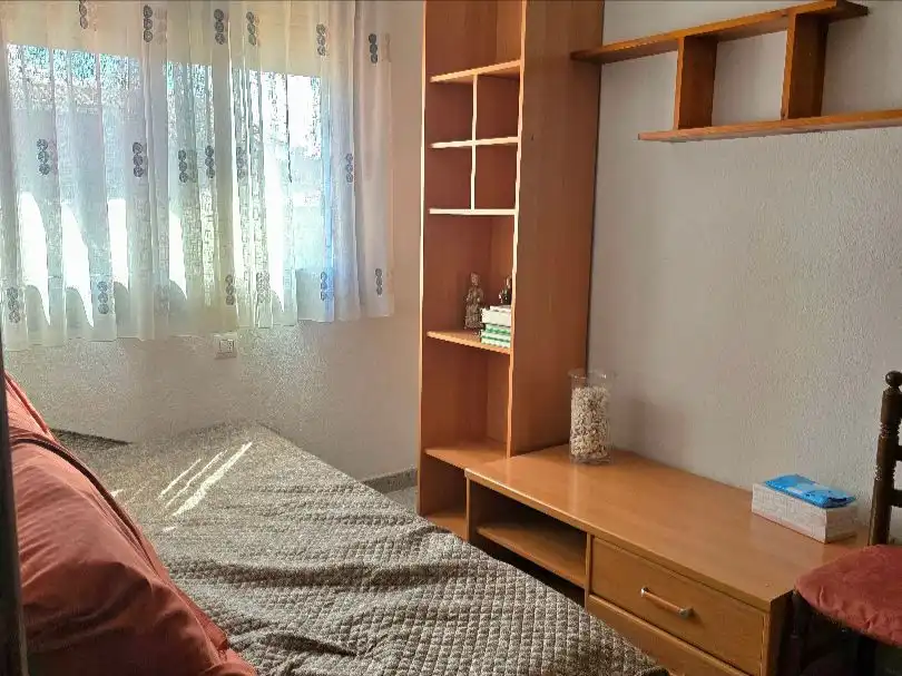 Pis en venda a Carrer Florida, 8, Abrera Dormitori de Pis en venda en Abrera amb Aire condicionat, Calefacció i Jardí privat