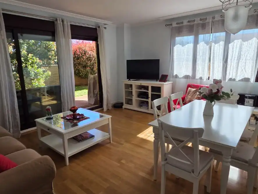 Wohnung zum Verkauf in Calle Mariano Barbacid, 6, Viñas Viejas Wohnzimmer von Wohnung zum Verkauf in Boadilla del Monte mit Klimaanlage, Heizung und Privatgarten
