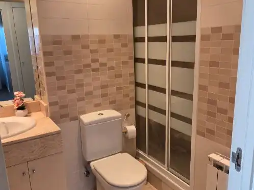 Wohnung zum Verkauf in Calle Mariano Barbacid, 6, Viñas Viejas Badezimmer von Wohnung zum Verkauf in Boadilla del Monte mit Klimaanlage, Heizung und Privatgarten