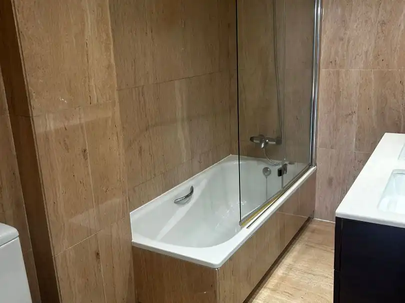 Piso de alquiler en Avenida de Valdemarín, 117, Valdemarín Baño de Piso de alquiler en Madrid Capital con Aire acondicionado, Terraza y Piscina