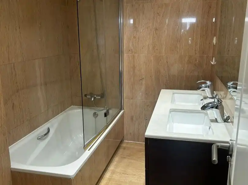 Piso de alquiler en Avenida de Valdemarín, 117, Valdemarín Baño de Piso de alquiler en Madrid Capital con Aire acondicionado, Terraza y Piscina