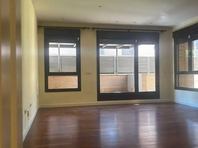 Piso de alquiler en Avenida de Valdemarín, 117, Valdemarín Sala de estar de Piso de alquiler en Madrid Capital con Aire acondicionado, Terraza y Piscina