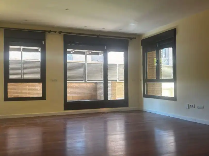 Piso de alquiler en Avenida de Valdemarín, 117, Valdemarín Sala de estar de Piso de alquiler en Madrid Capital con Aire acondicionado, Terraza y Piscina