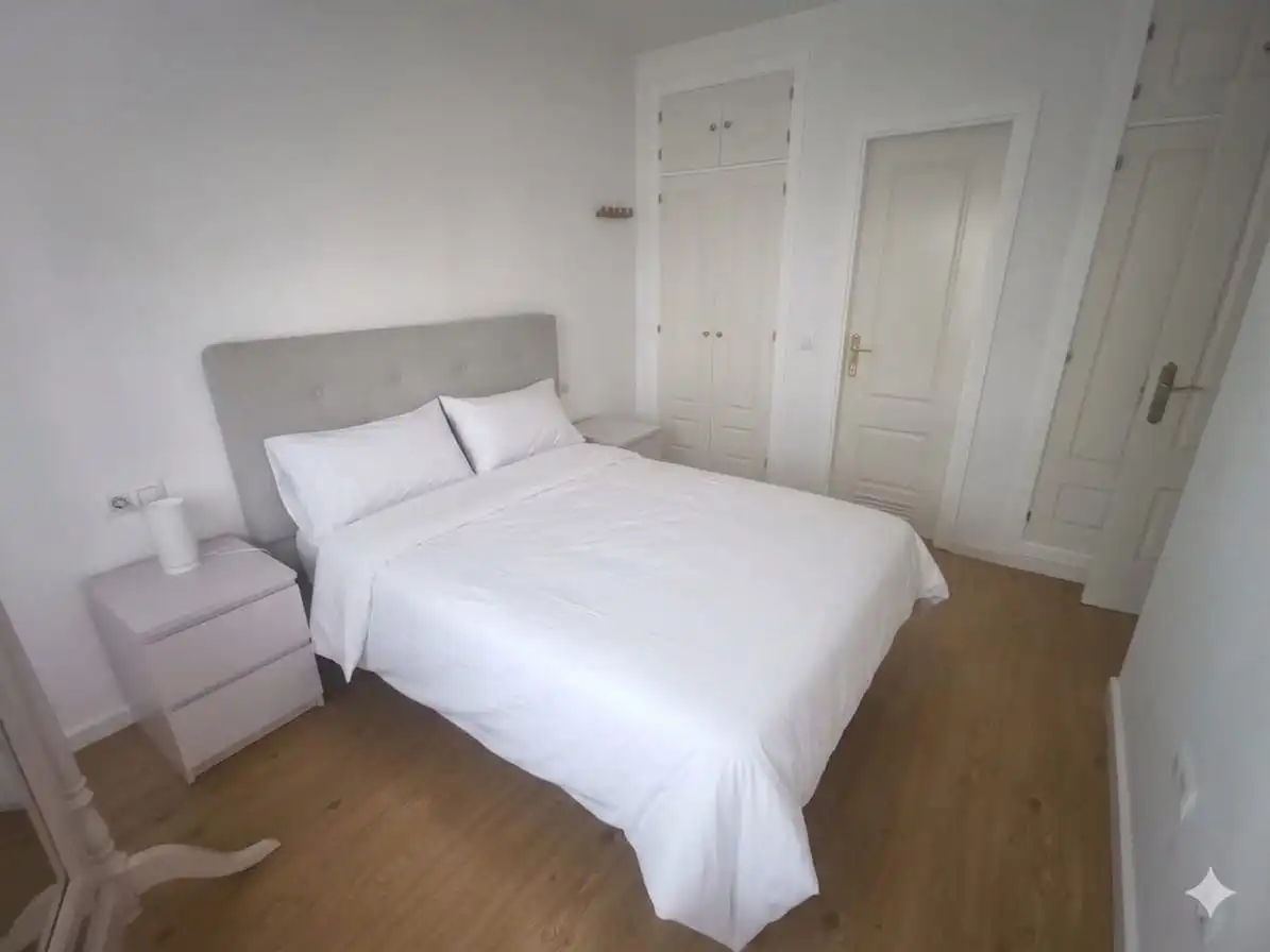 Bedroom of Detached homes for rent in Dos Hermanas  with Air Conditioner, Heating and Parquet flooring
