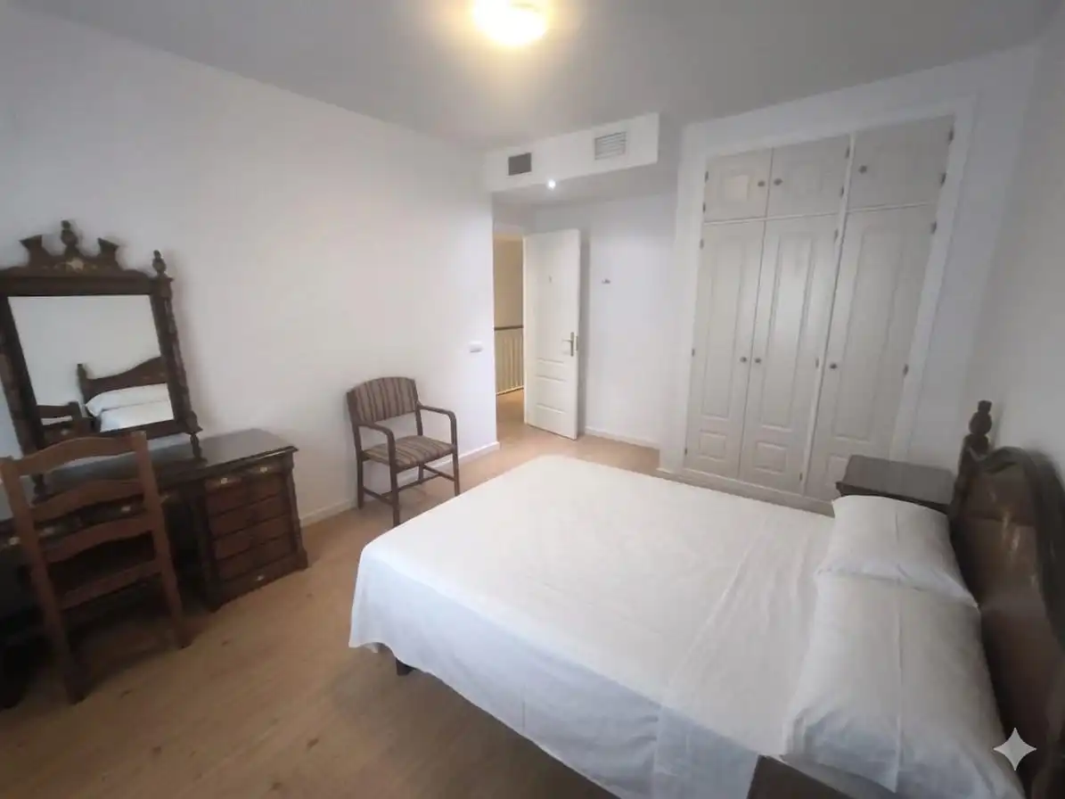Bedroom of Detached homes for rent in Dos Hermanas  with Air Conditioner, Heating and Parquet flooring