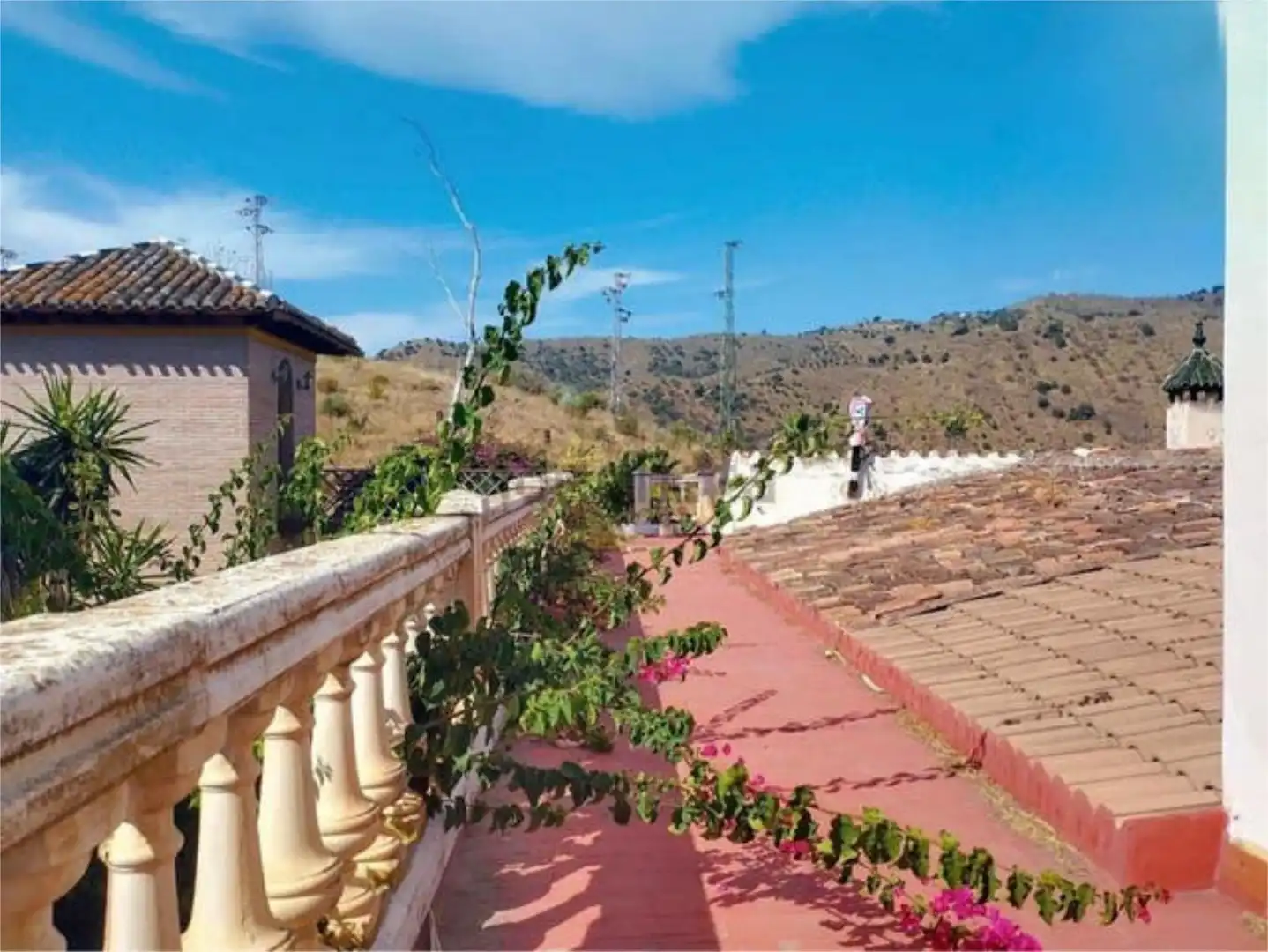 Außenansicht von Einfamilien-Reihenhaus zum Verkauf in Vélez-Málaga mit Terrasse und Schwimmbad
