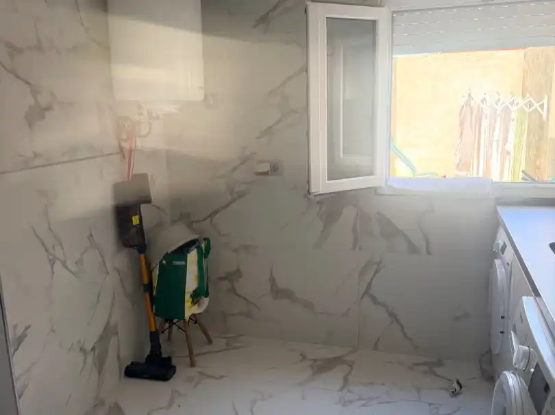 Flat for sale in Calle Espíritu Santo, 8, Pescadores - Saladillo Bathroom of Flat for sale in Algeciras with Air Conditioner, Storage room and Furnished