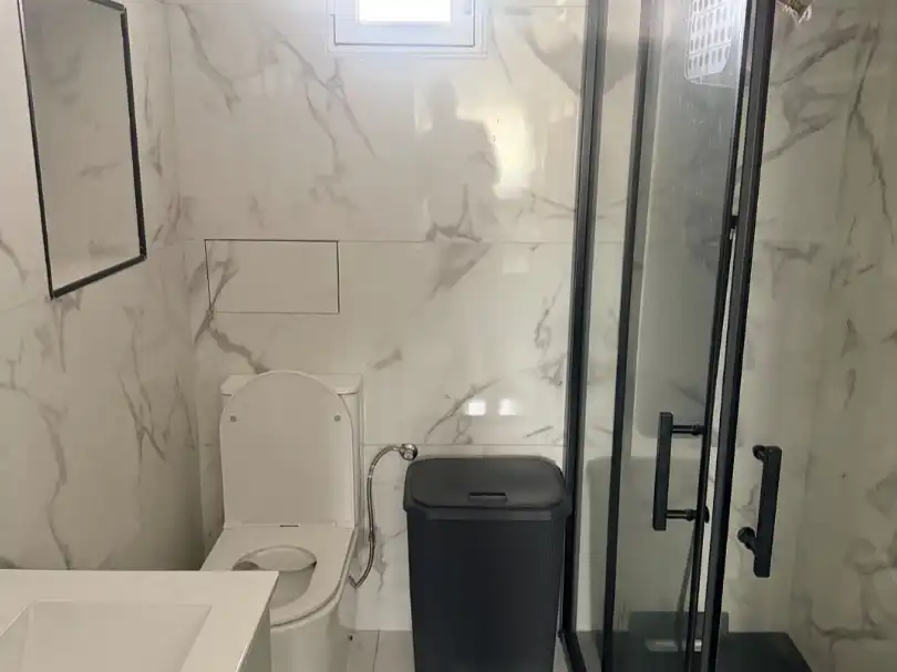 Flat for sale in Calle Espíritu Santo, 8, Pescadores - Saladillo Bathroom of Flat for sale in Algeciras with Air Conditioner, Storage room and Furnished