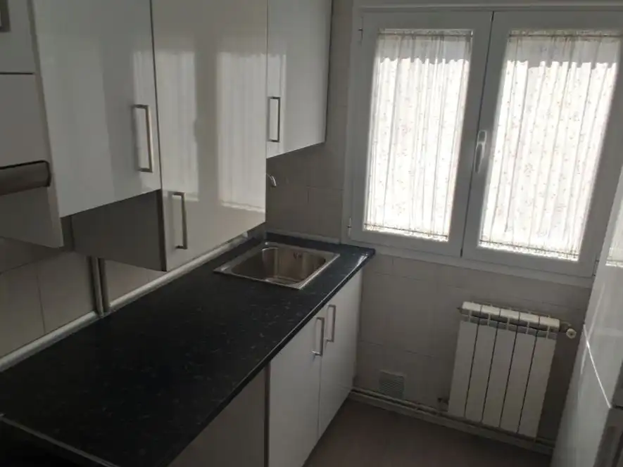 Flat for rent in Calle de Casasola, 8, Vadillos Kitchen of Flat for rent in Valladolid with Heating, Terrace and Furnished