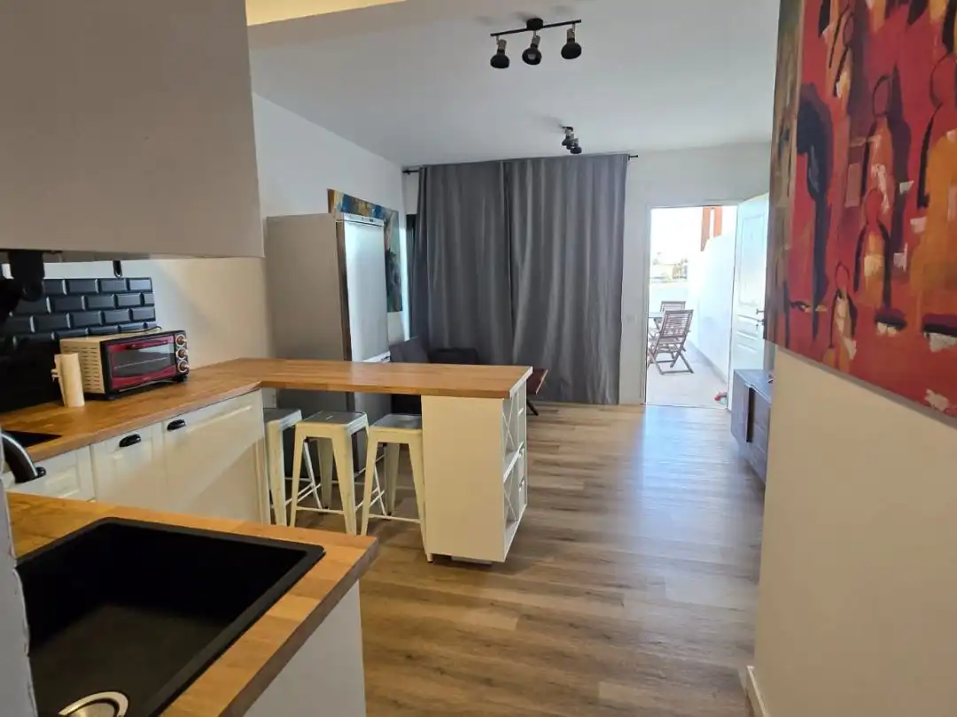 Dúplex de alquiler en Calle Drago, 5, Corralejo Cocina de Dúplex de alquiler en La Oliva con Parquet, Terraza y Piscina