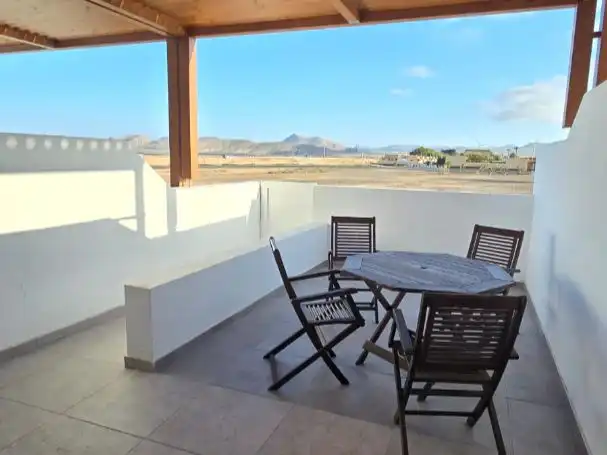 Dúplex de alquiler en Calle Drago, 5, Corralejo Terraza de Dúplex de alquiler en La Oliva con Parquet, Terraza y Piscina